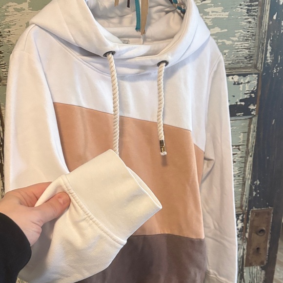 Kismet Colorblock Hoodie with Rope Drawstrings - Picture 6 of 8